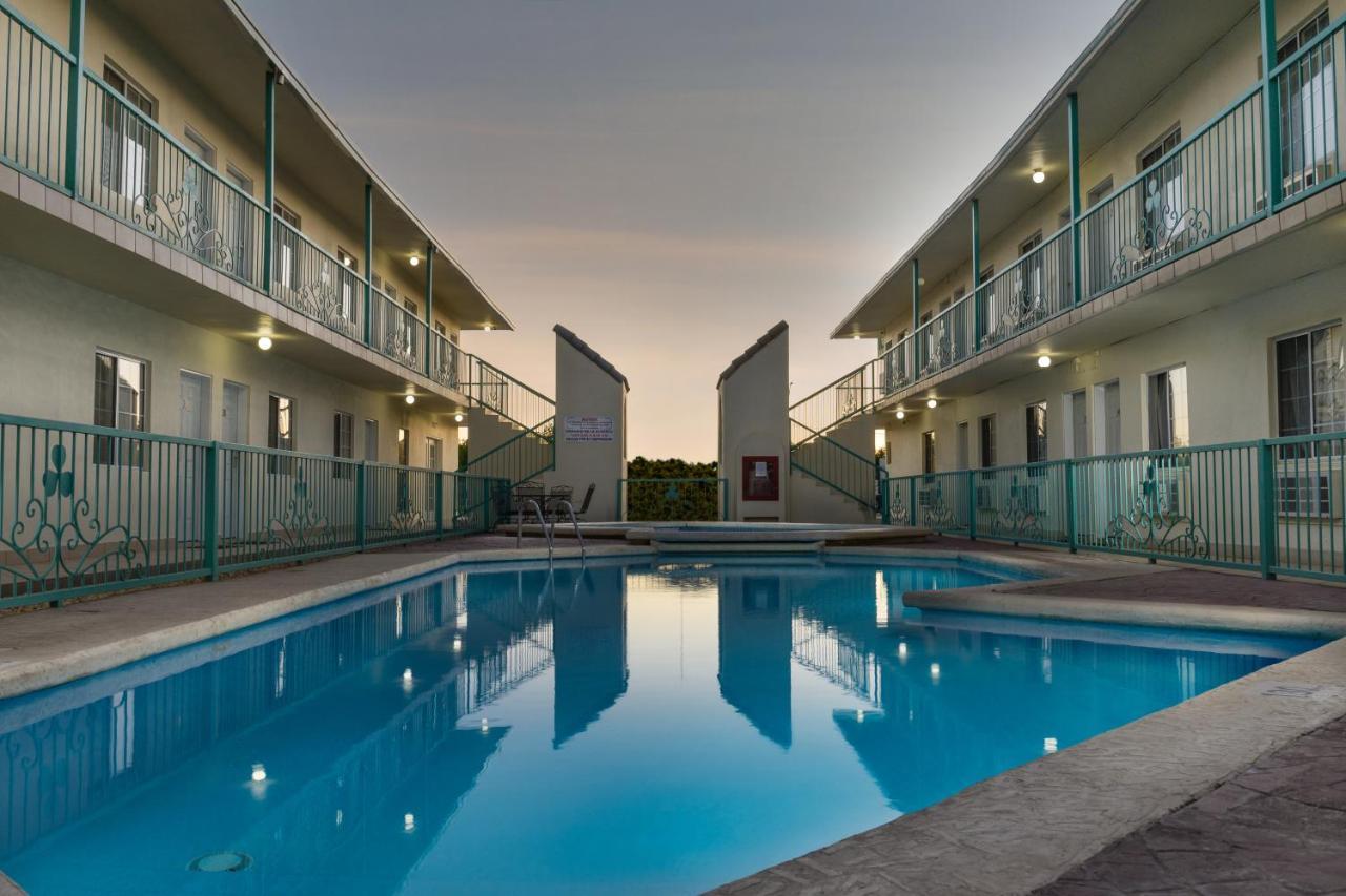 Hotel Trebol Inn Nuevo Casas Grandes المظهر الخارجي الصورة